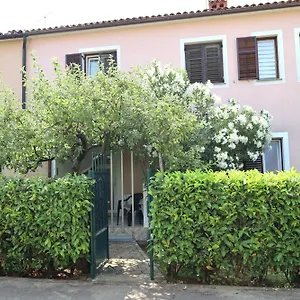 Ana House With Gasthof